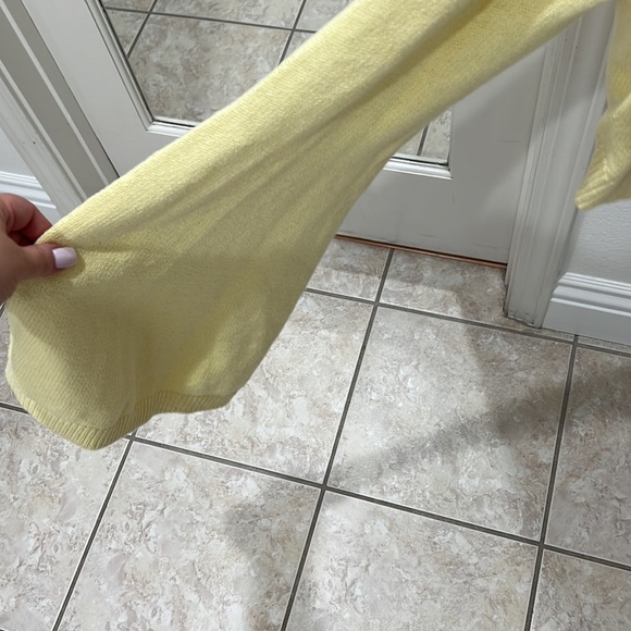 NEW Lovers + Friends Cropped Sweater in Pastel Yellow - Picture 7 of 8